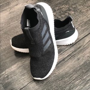 Adidas cloudfoam size 9.5 charcoal gray